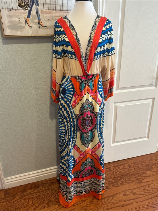 Flying Tomato Dresses & Skirts - Flying Tomato Sz Large Bold Printed V-Neck Maxi Dress in Blue, Orange, Cream